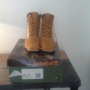 Women size 7 wheat wedge timberland
